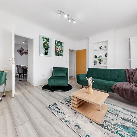 Green Hype - 10 Mins To Stadium - Sleeps 8 London Luaran gambar